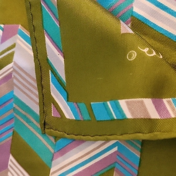 Vtg ECHO Olive Geometric Chevron Hand Rolled Silk Scarf - Picture 4 of 4